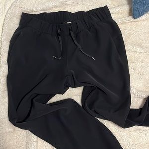 Lululemon On The Fly Jogger Woven NWOT